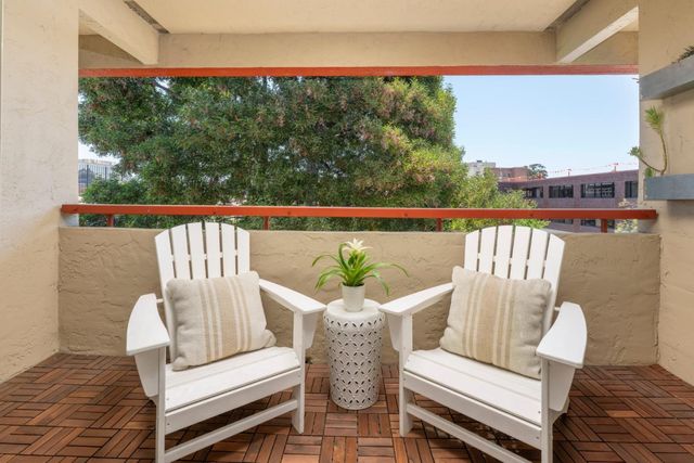 1435 Bellevue Avenue 305, Burlingame, CA 94010