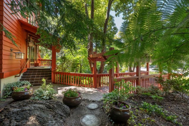 1435 Bellevue Avenue 305, Burlingame, CA 94010
