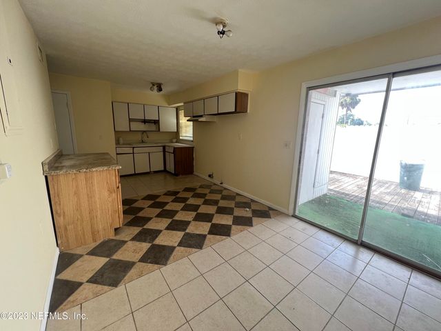 2673 TROLLIE Lane 1, Jacksonville, FL 32211