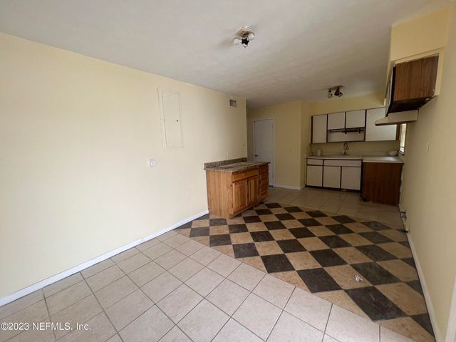 2673 TROLLIE Lane 1, Jacksonville, FL 32211