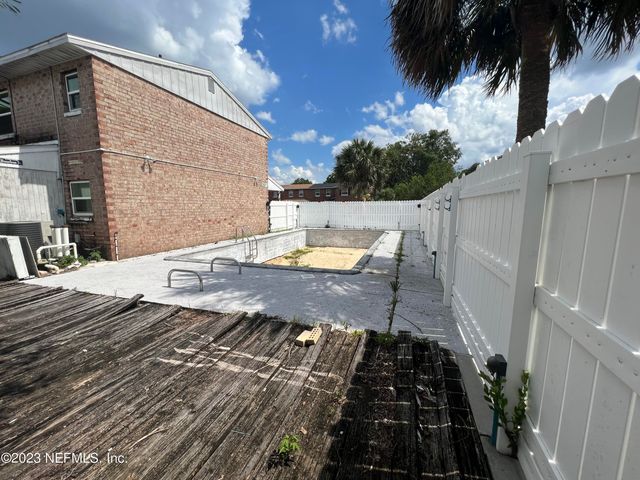 2673 TROLLIE Lane 1, Jacksonville, FL 32211