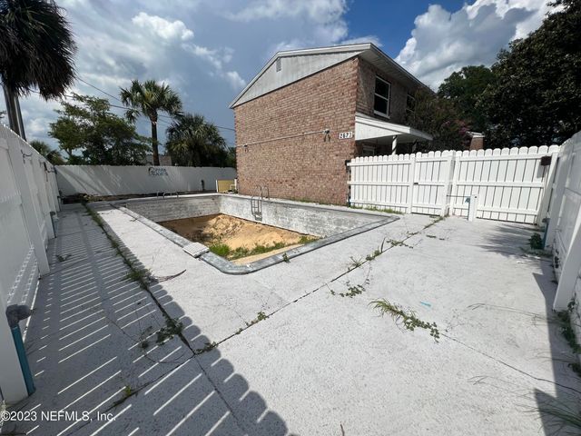 2673 TROLLIE Lane 1, Jacksonville, FL 32211