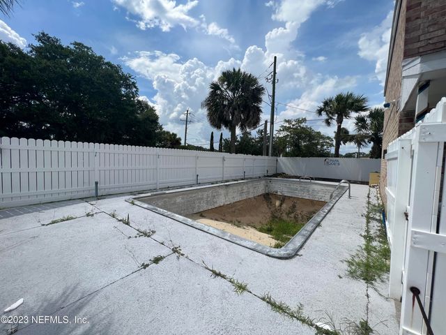 2673 TROLLIE Lane 1, Jacksonville, FL 32211