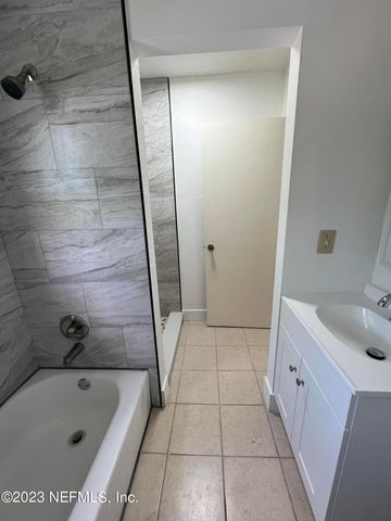 2673 TROLLIE Lane 1, Jacksonville, FL 32211