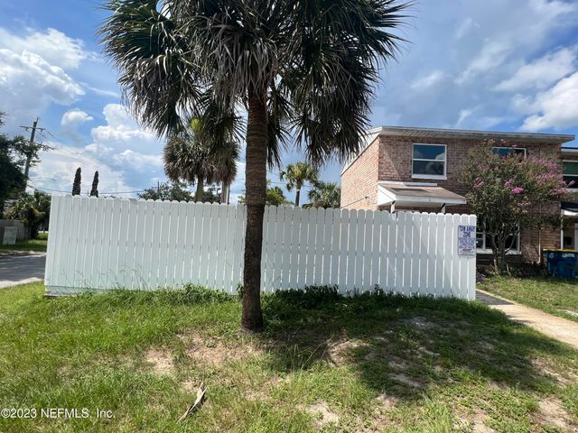 2673 TROLLIE Lane 1, Jacksonville, FL 32211