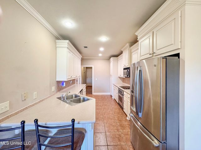 126 Asbury Square, Pearl, MS 39208
