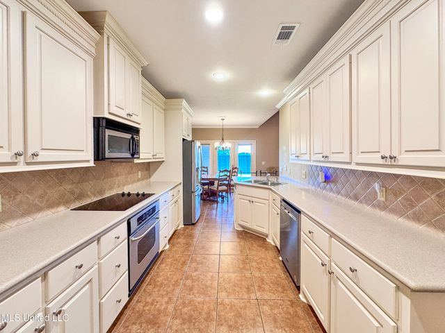 126 Asbury Square, Pearl, MS 39208