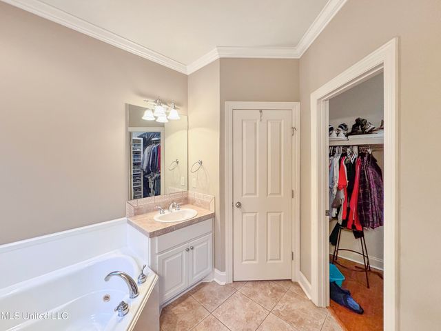 126 Asbury Square, Pearl, MS 39208