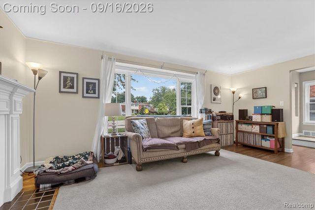 1037 W Selfridge Boulevard, Clawson, MI 48017
