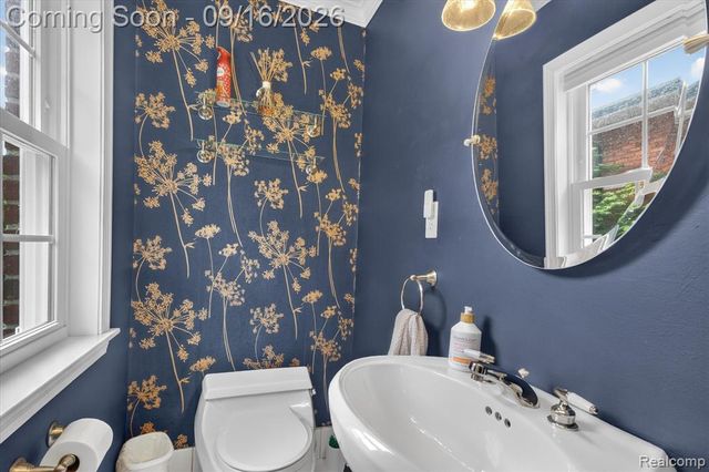 1037 W Selfridge Boulevard, Clawson, MI 48017
