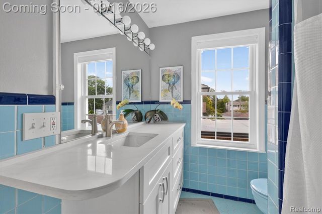 1037 W Selfridge Boulevard, Clawson, MI 48017
