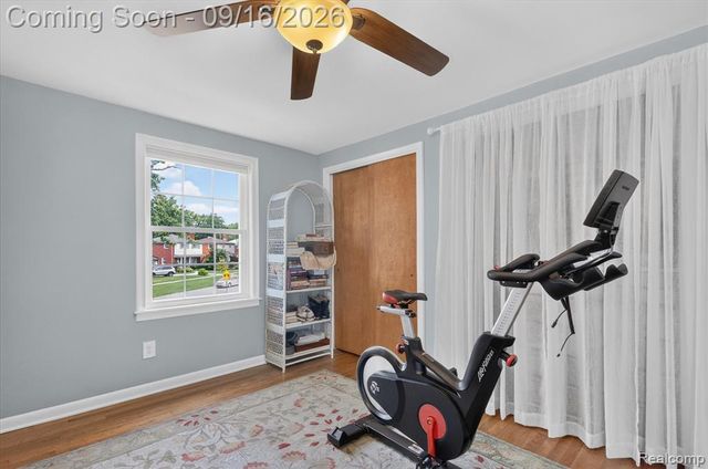 1037 W Selfridge Boulevard, Clawson, MI 48017
