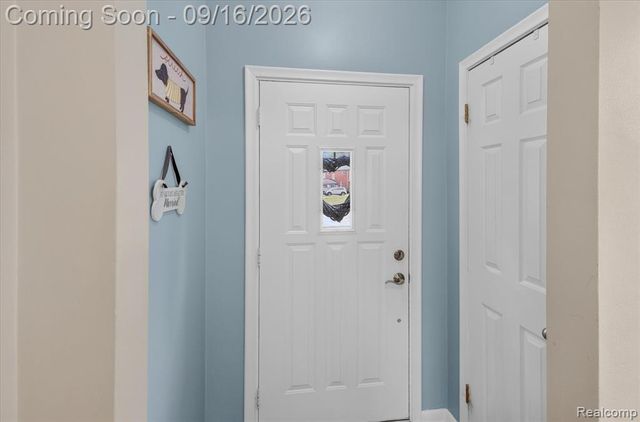 1037 W Selfridge Boulevard, Clawson, MI 48017