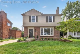 1037 W Selfridge Boulevard, Clawson, MI 48017