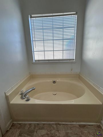 105 Park Lane, Warner Robins, GA 31088