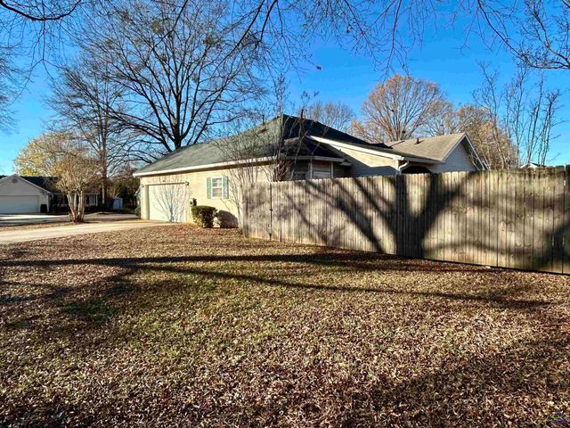 105 Park Lane, Warner Robins, GA 31088