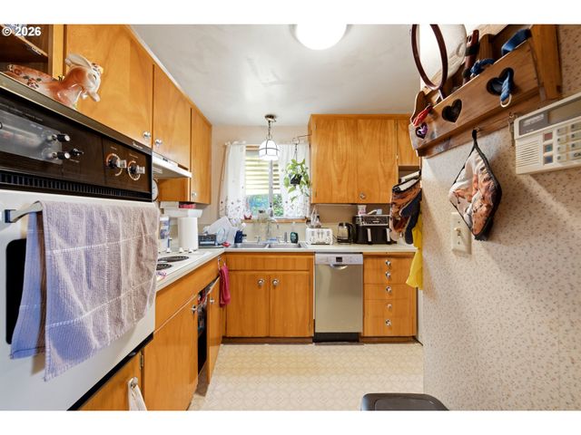 1404 UMPQUA Rd, Woodburn, OR 97071