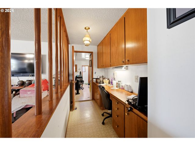 1404 UMPQUA Rd, Woodburn, OR 97071