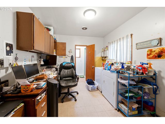 1404 UMPQUA Rd, Woodburn, OR 97071
