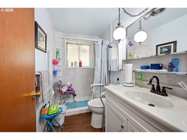 1404 UMPQUA Rd, Woodburn, OR 97071