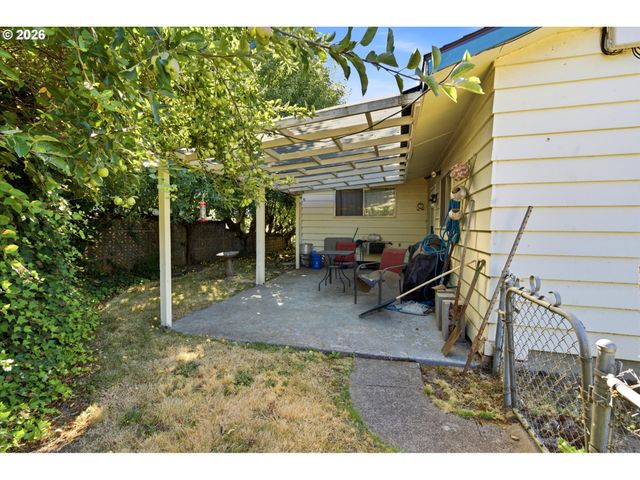 1404 UMPQUA Rd, Woodburn, OR 97071