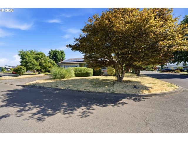 1404 UMPQUA Rd, Woodburn, OR 97071