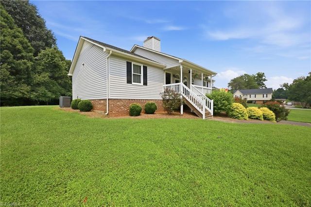 126 Fox Chase Court, Lexington, NC 27295