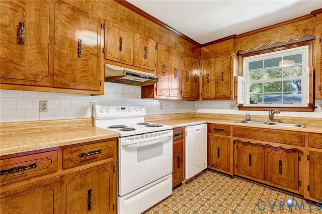 14701 Jefferson Ave, Chester, VA 23836