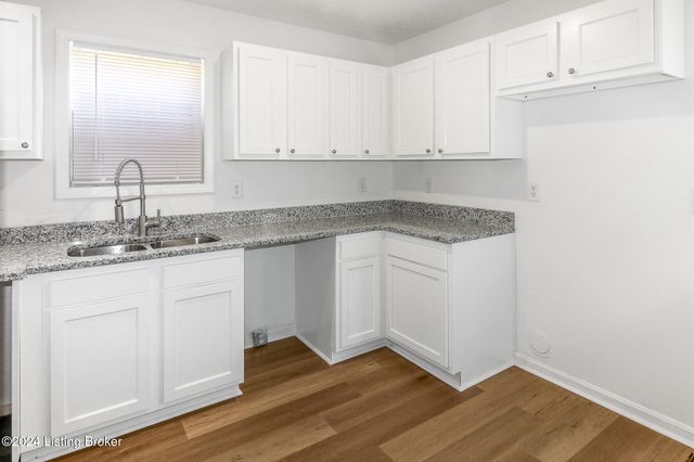 2006 W Market St, Louisville, KY 40203