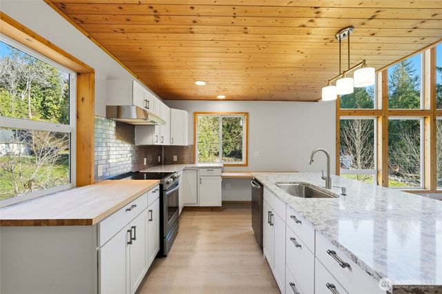 11502 72nd Drive NW, Marysville, WA 98271