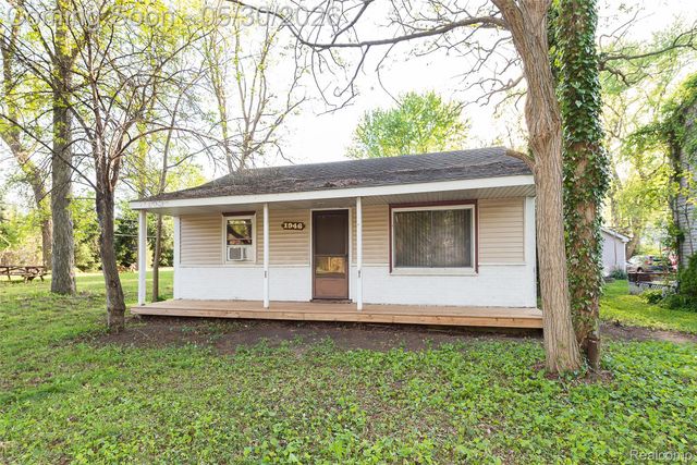 1946 Union Lake Road, Commerce Charter Township, MI 48382