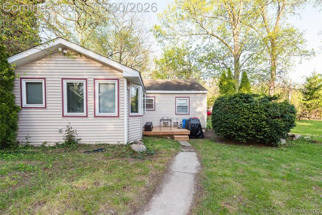 1946 Union Lake Road, Commerce Charter Township, MI 48382