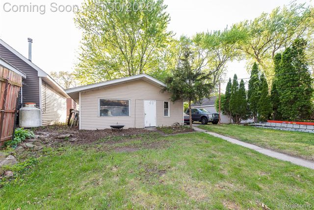 1946 Union Lake Road, Commerce Charter Township, MI 48382
