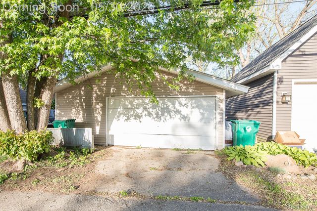 1946 Union Lake Road, Commerce Charter Township, MI 48382