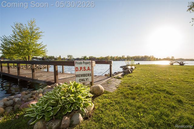 1946 Union Lake Road, Commerce Charter Township, MI 48382