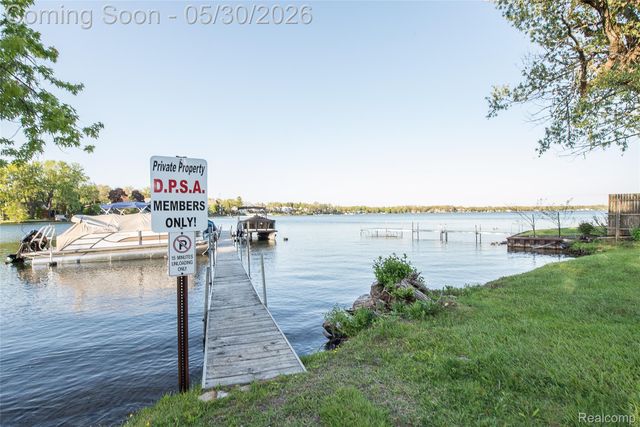 1946 Union Lake Road, Commerce Charter Township, MI 48382