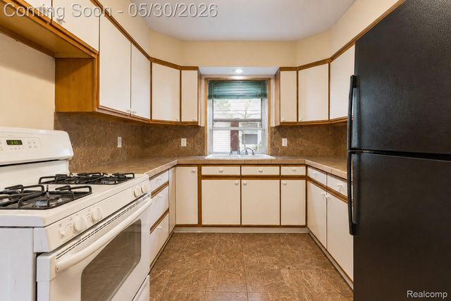 1946 Union Lake Road, Commerce Charter Township, MI 48382