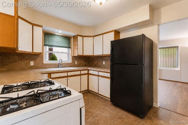 1946 Union Lake Road, Commerce Charter Township, MI 48382