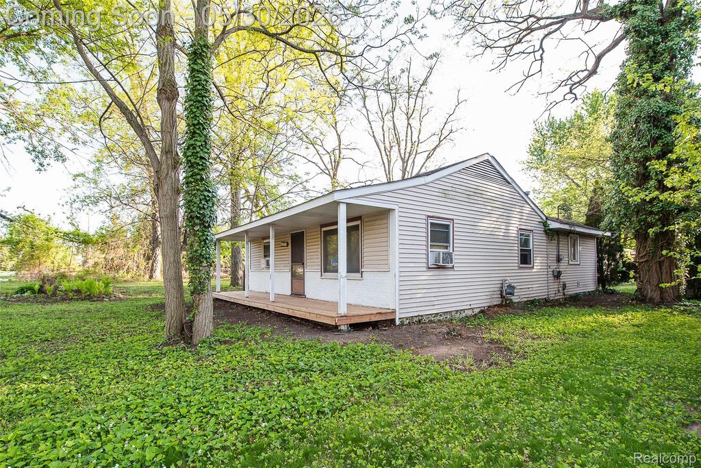1946 Union Lake Road, Commerce Charter Township, MI 48382