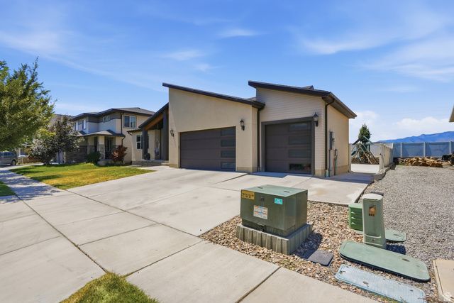 699 S JUBILEE DR, Saratoga Springs, UT 84045