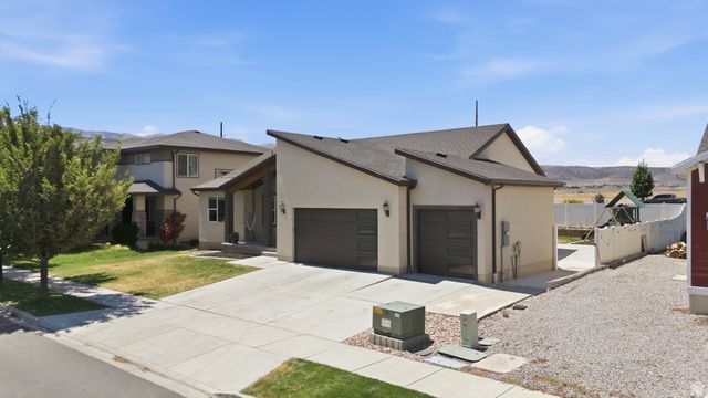 699 S JUBILEE DR, Saratoga Springs, UT 84045
