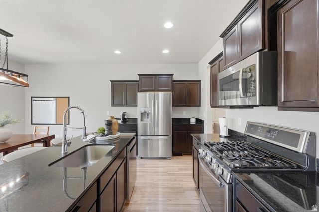 699 S JUBILEE DR, Saratoga Springs, UT 84045