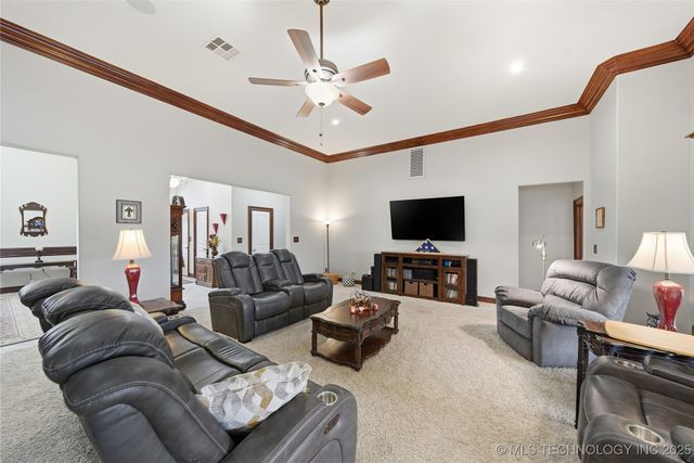 27318 E 758 Road, Wagoner, OK 74467