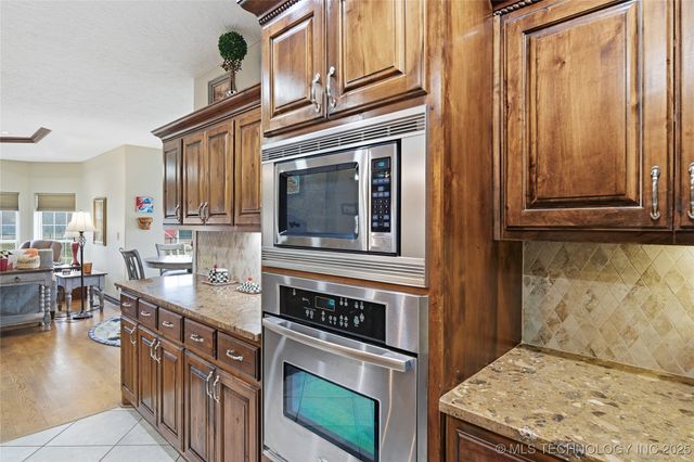 27318 E 758 Road, Wagoner, OK 74467