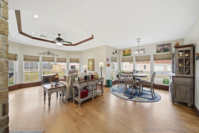 27318 E 758 Road, Wagoner, OK 74467