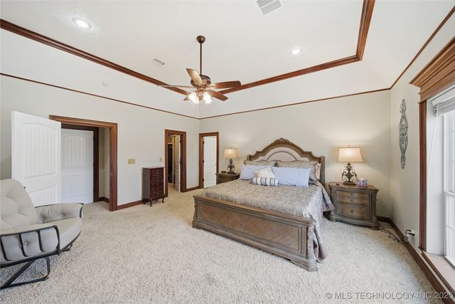 27318 E 758 Road, Wagoner, OK 74467