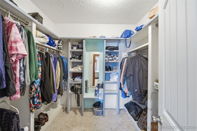 27318 E 758 Road, Wagoner, OK 74467