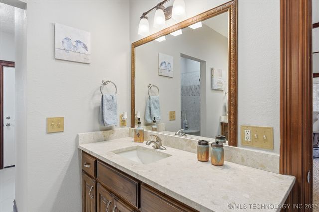 27318 E 758 Road, Wagoner, OK 74467