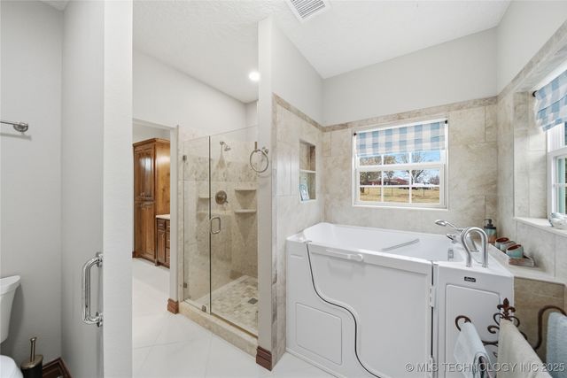 27318 E 758 Road, Wagoner, OK 74467