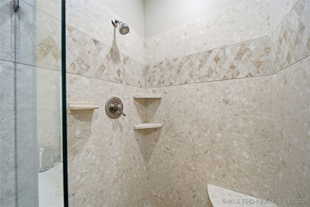 27318 E 758 Road, Wagoner, OK 74467